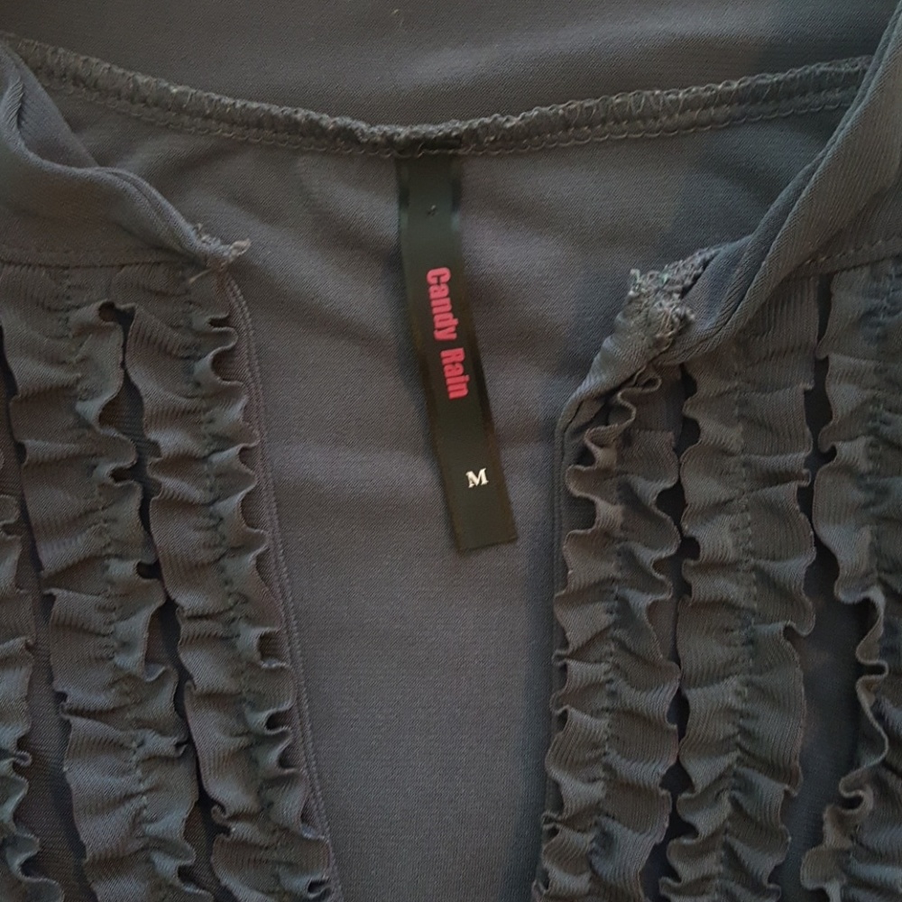 Light grey... Ruffle on front - Picture 2 of 3